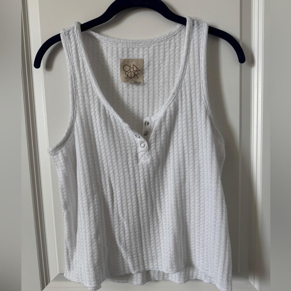 NWOT CHASER White Sleeveless Henley Top Size Medium